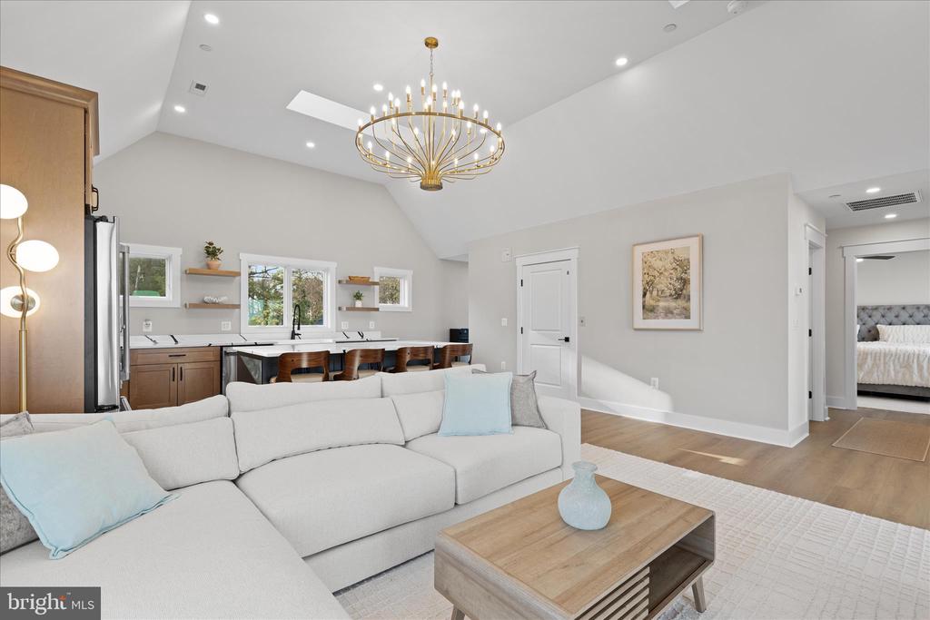 16242 THOMAS ROAD