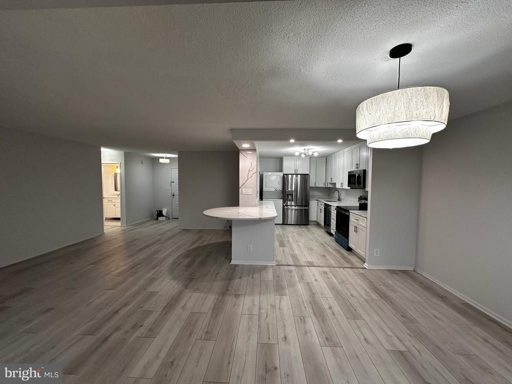 8360 GREENSBORO DRIVE Unit: 809