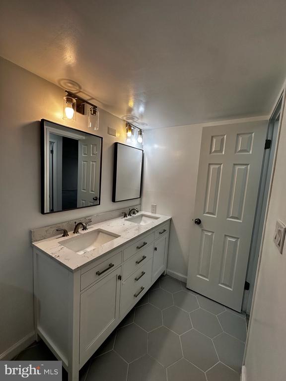 8360 GREENSBORO DRIVE Unit: 809