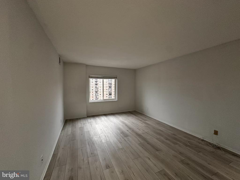8360 GREENSBORO DRIVE Unit: 809
