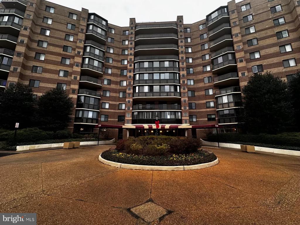 8360 GREENSBORO DRIVE Unit: 809