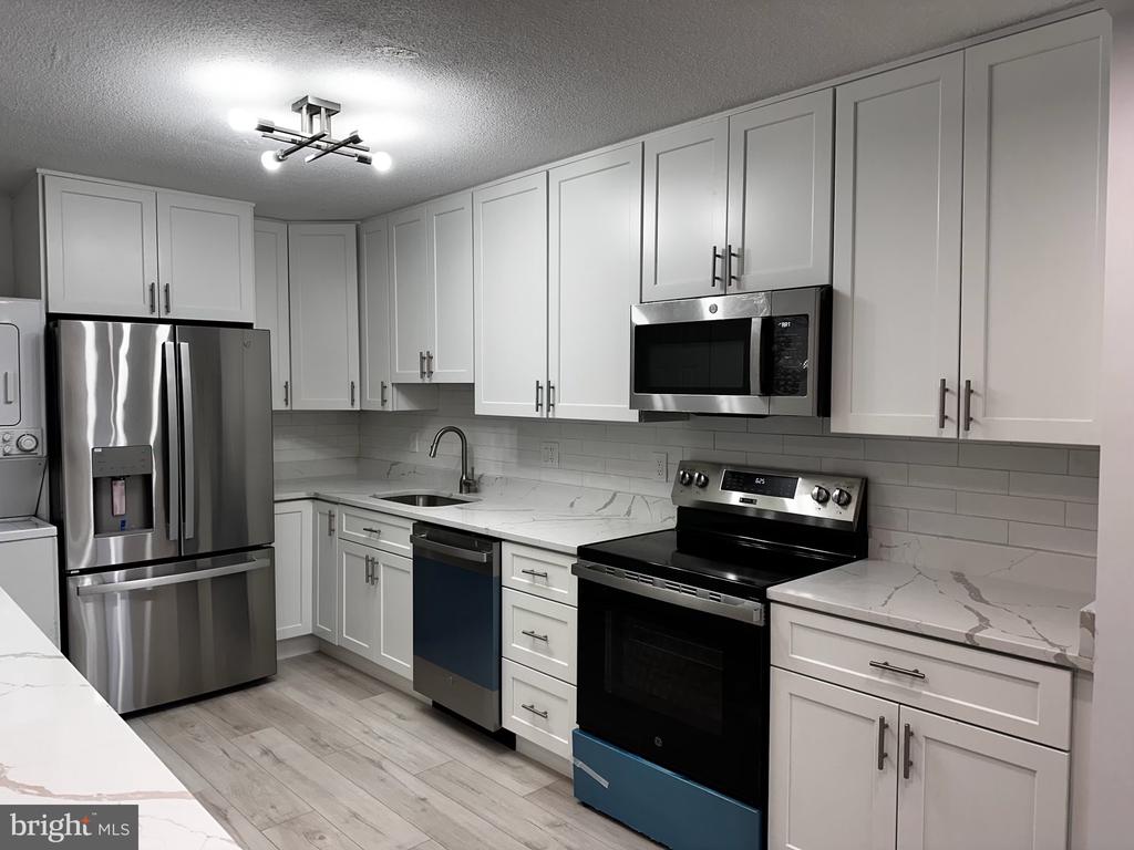8360 GREENSBORO DRIVE Unit: 809