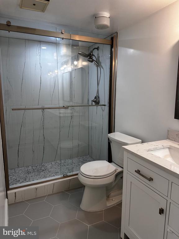 8360 GREENSBORO DRIVE Unit: 809