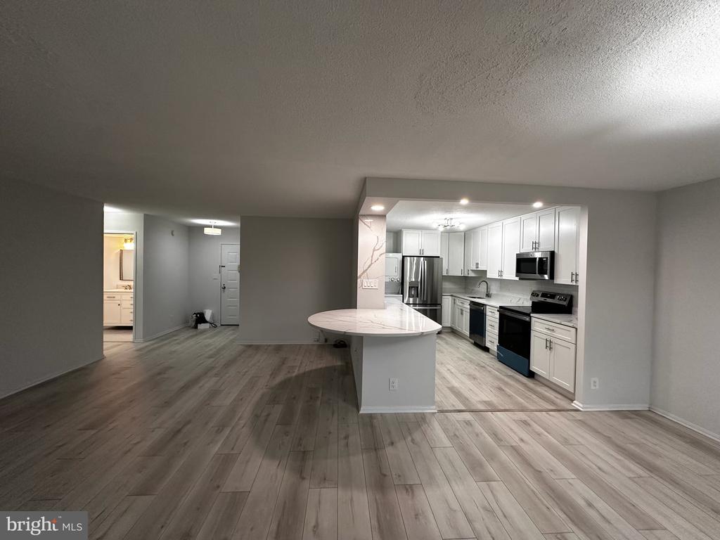 8360 GREENSBORO DRIVE Unit: 809