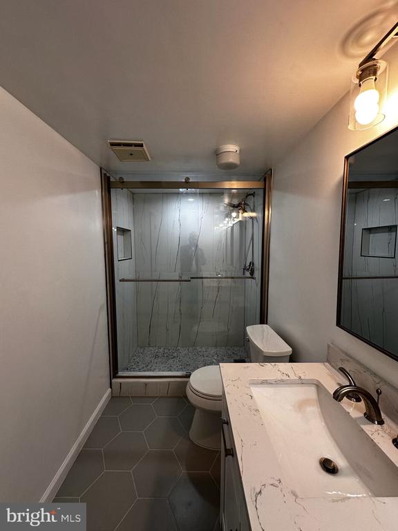 8360 GREENSBORO DRIVE Unit: 809