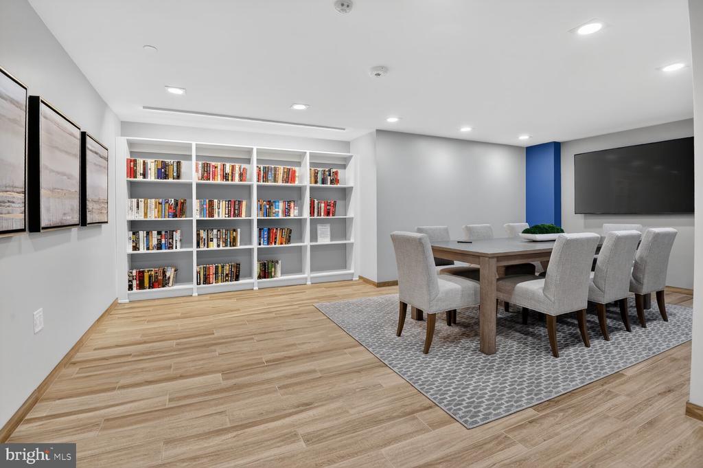 1808 OLD MEADOW ROAD Unit: 1105