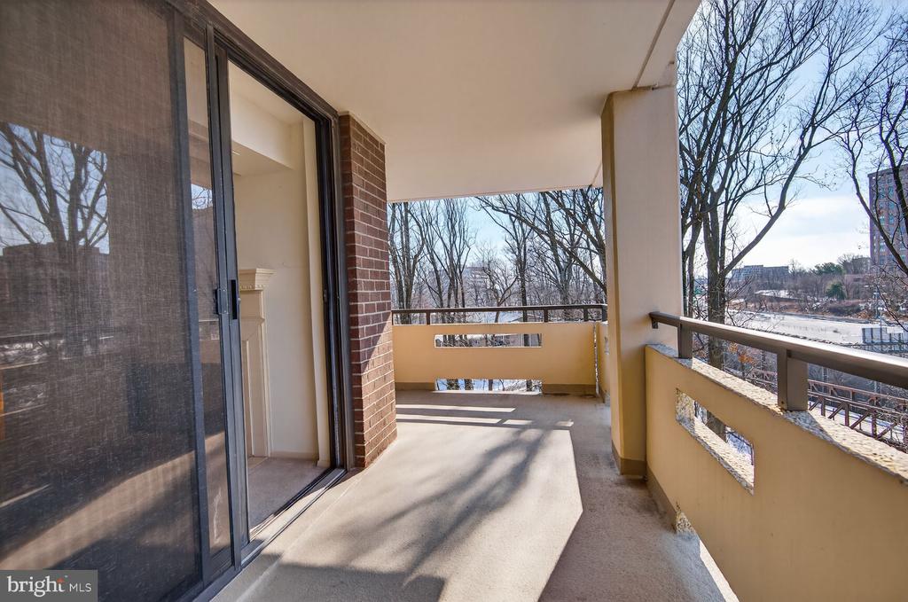 1808 OLD MEADOW ROAD Unit: 1105