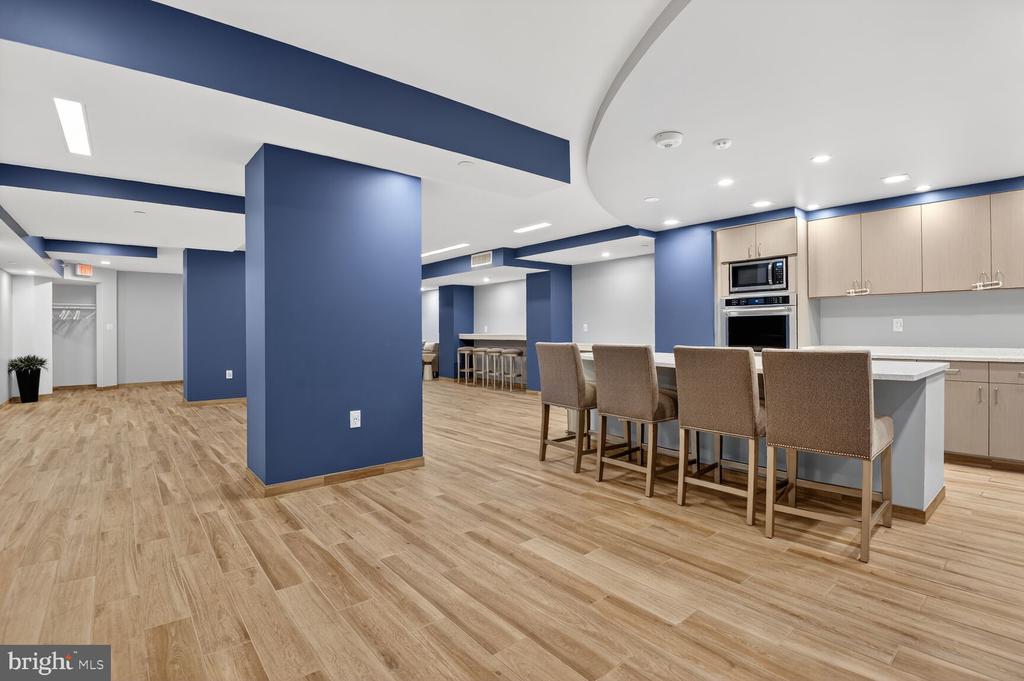 1808 OLD MEADOW ROAD Unit: 1105