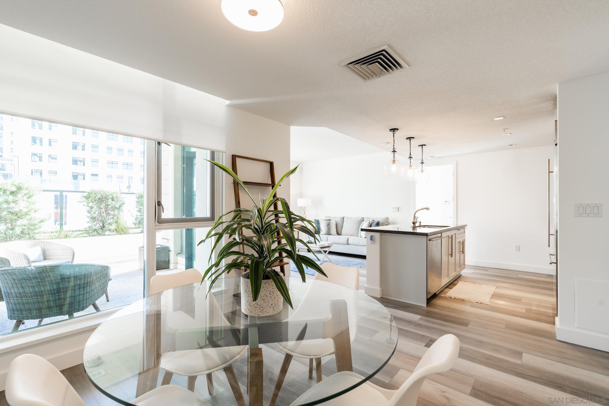 1205 Pacific Hwy # 203