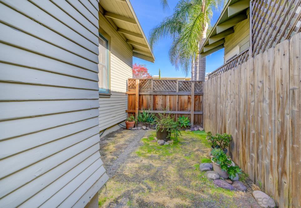 Craftsman Duplex Hillcrest 