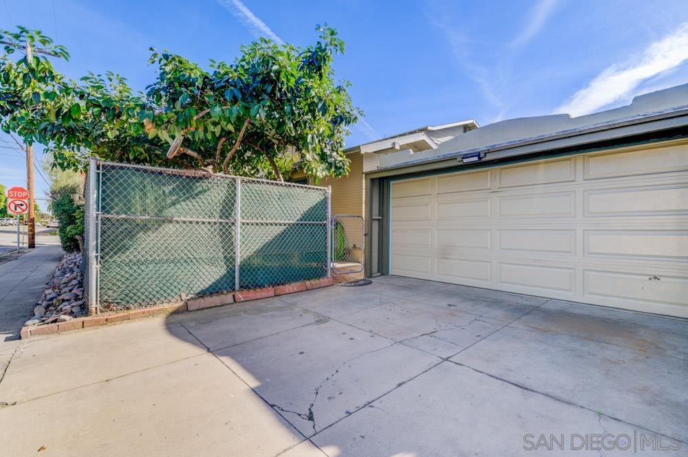 Craftsman Duplex Hillcrest 