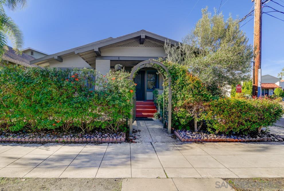 Craftsman Duplex Hillcrest 
