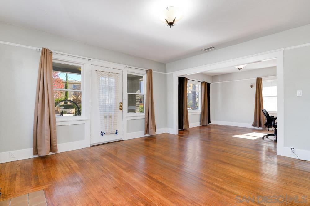 Craftsman Duplex Hillcrest 