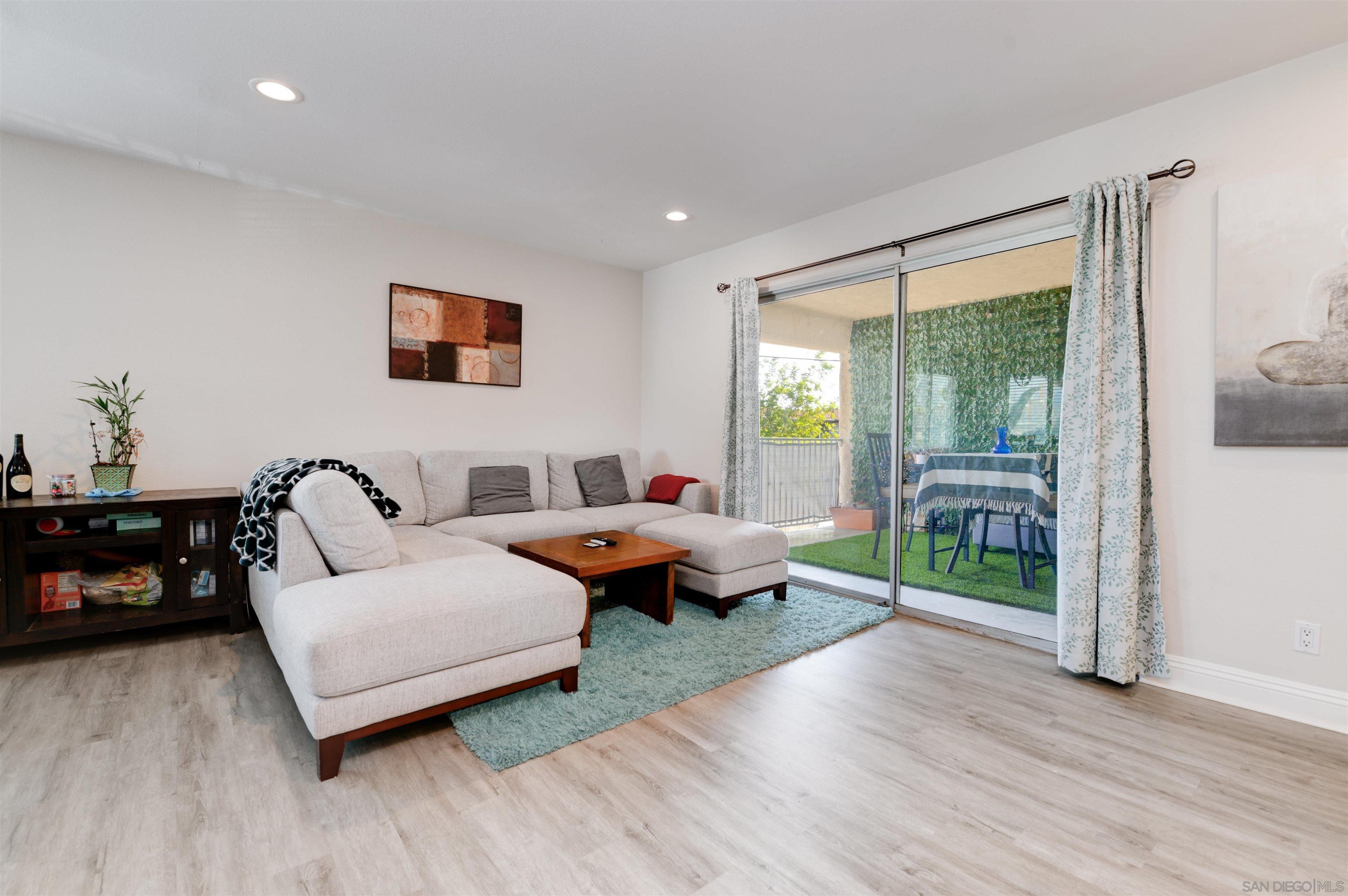 3535 Madison Ave # 203