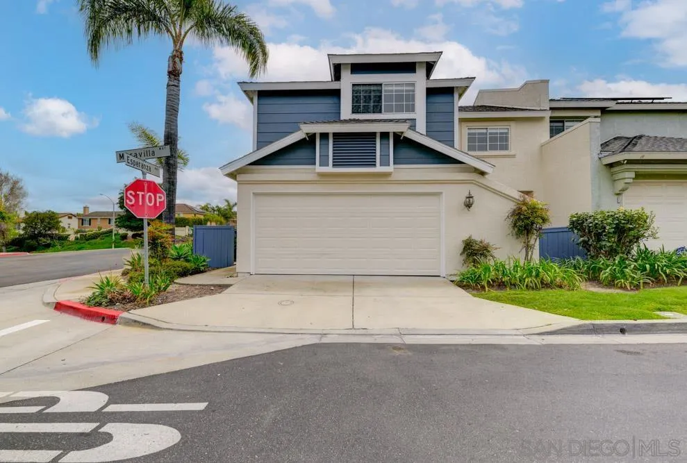 2401 Maravilla Way