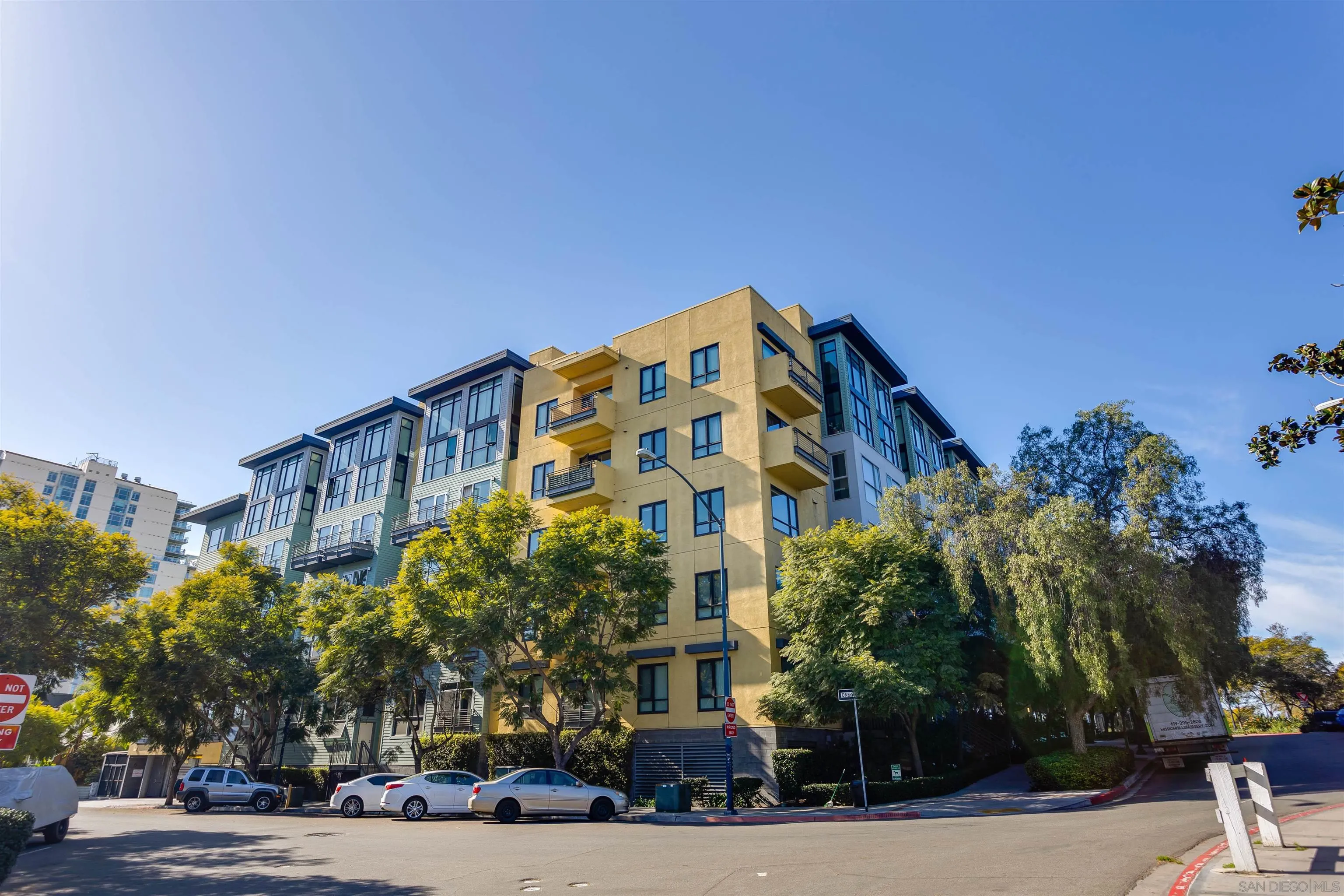 889 Date St # 504