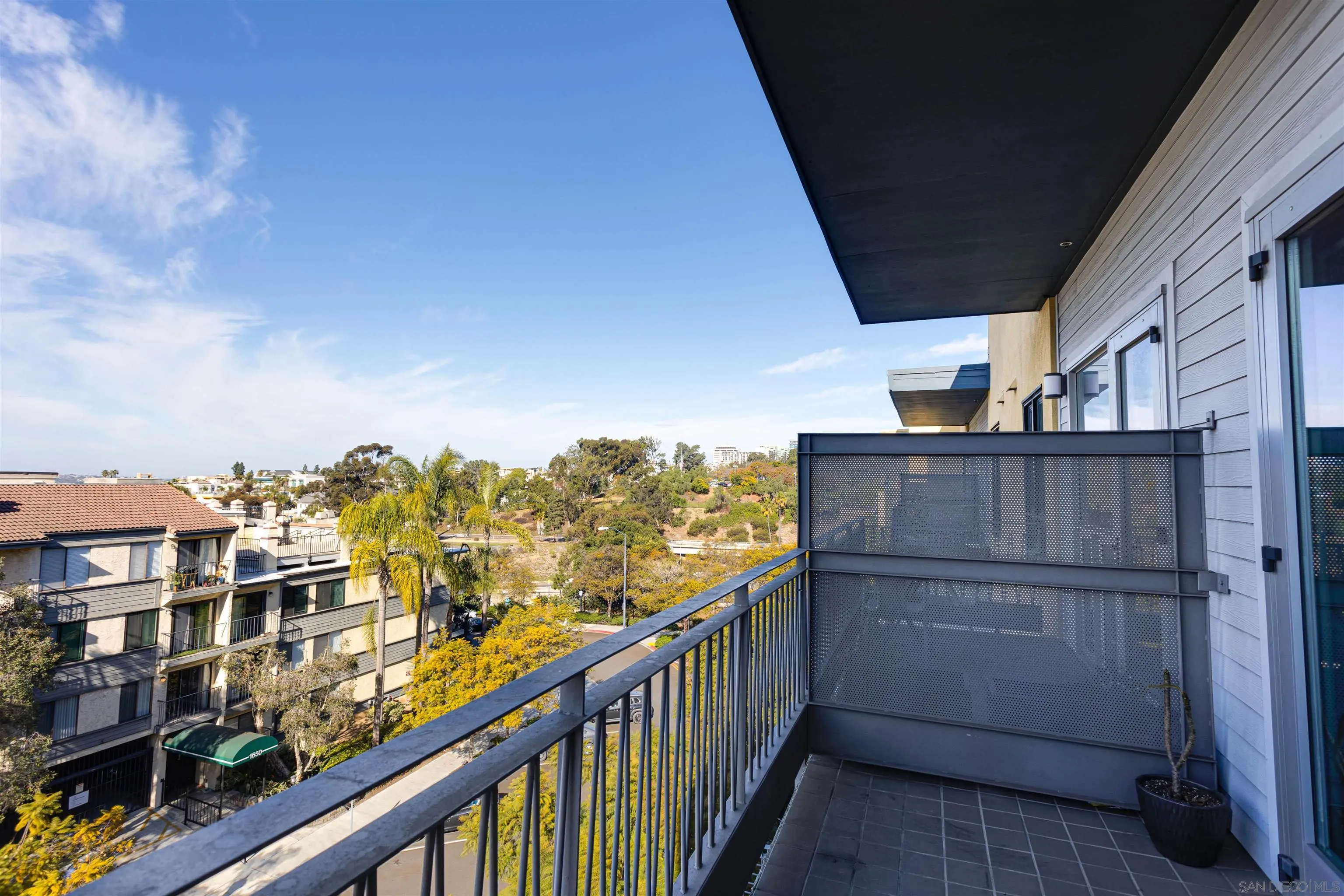 889 Date St # 504