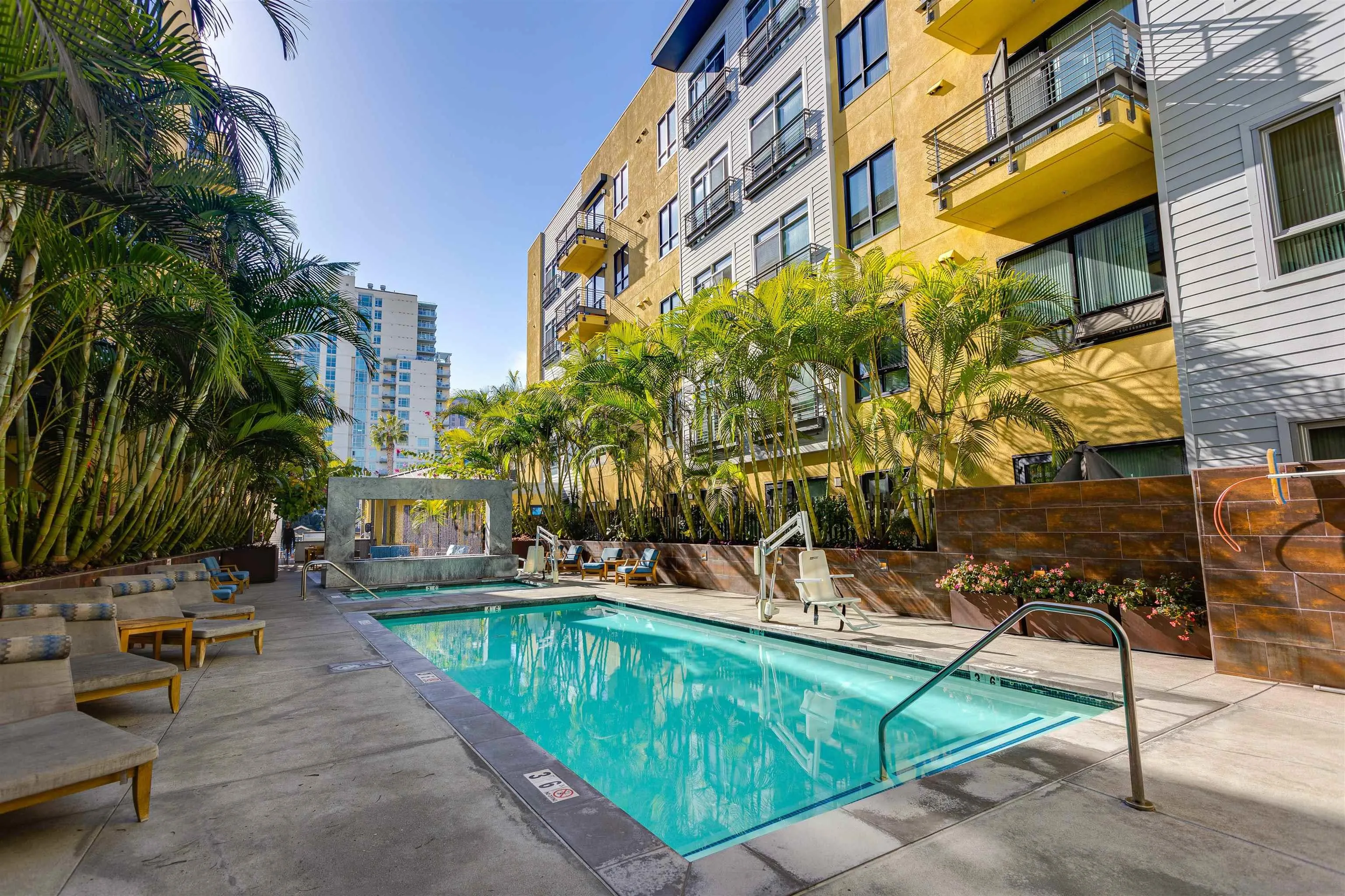 889 Date St # 504