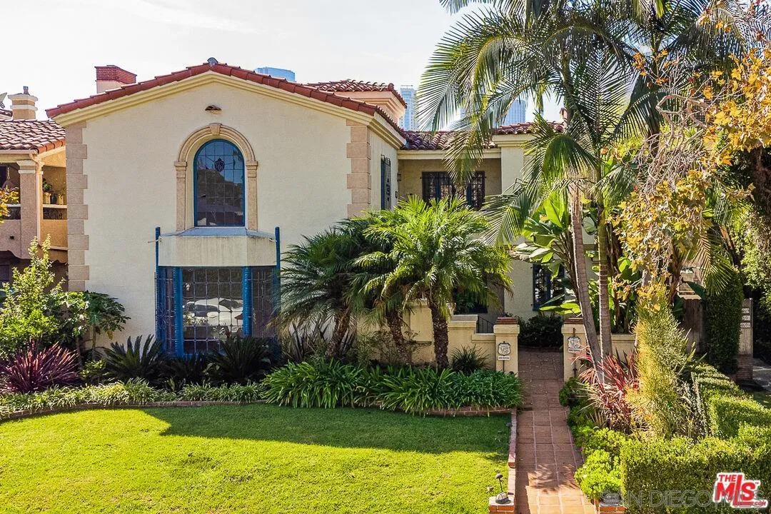 471-473 S S Bedford Dr