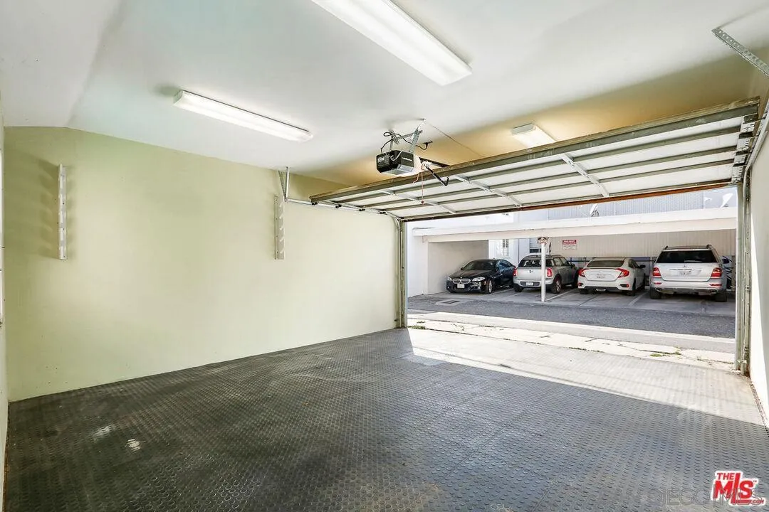 471-473 S S Bedford Dr