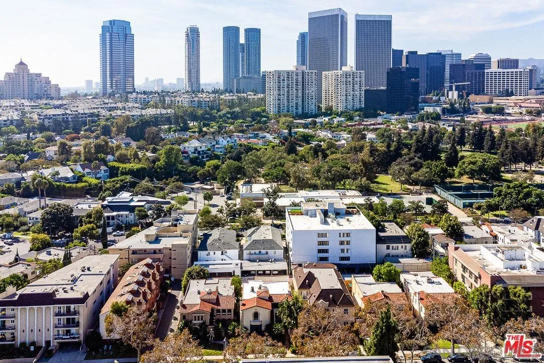 471-473 S S Bedford Dr