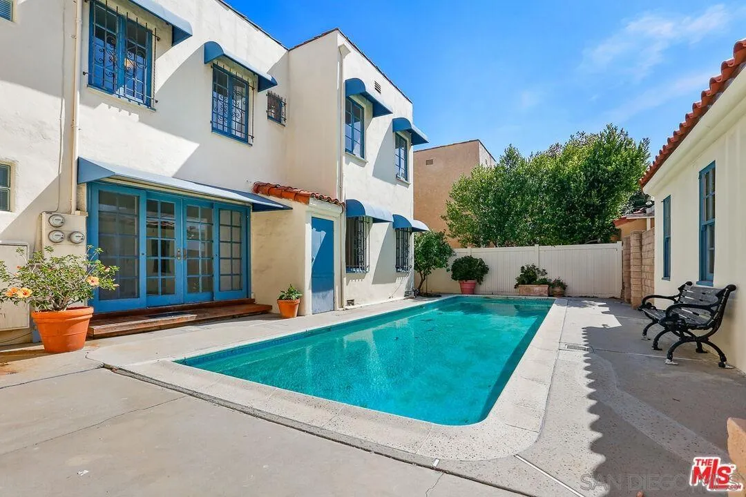 471-473 S S Bedford Dr