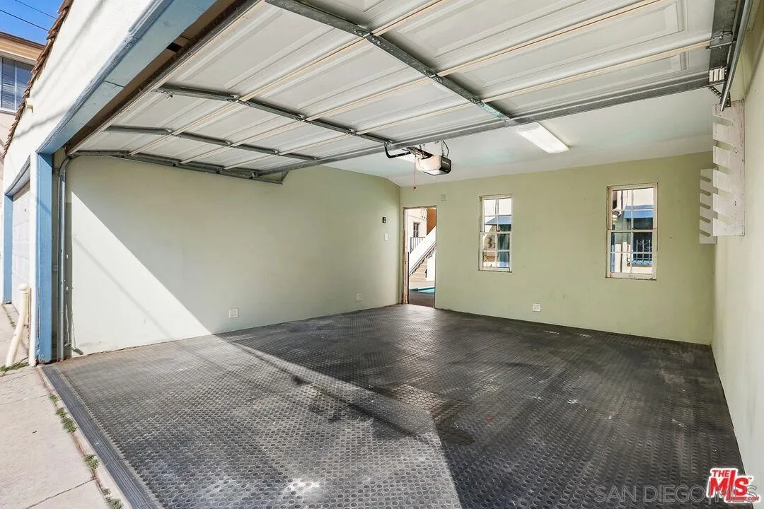 471-473 S S Bedford Dr