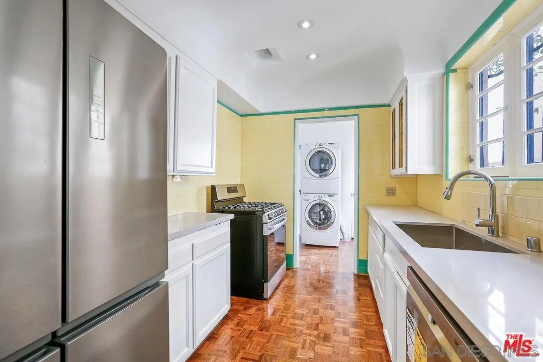 471-473 S S Bedford Dr