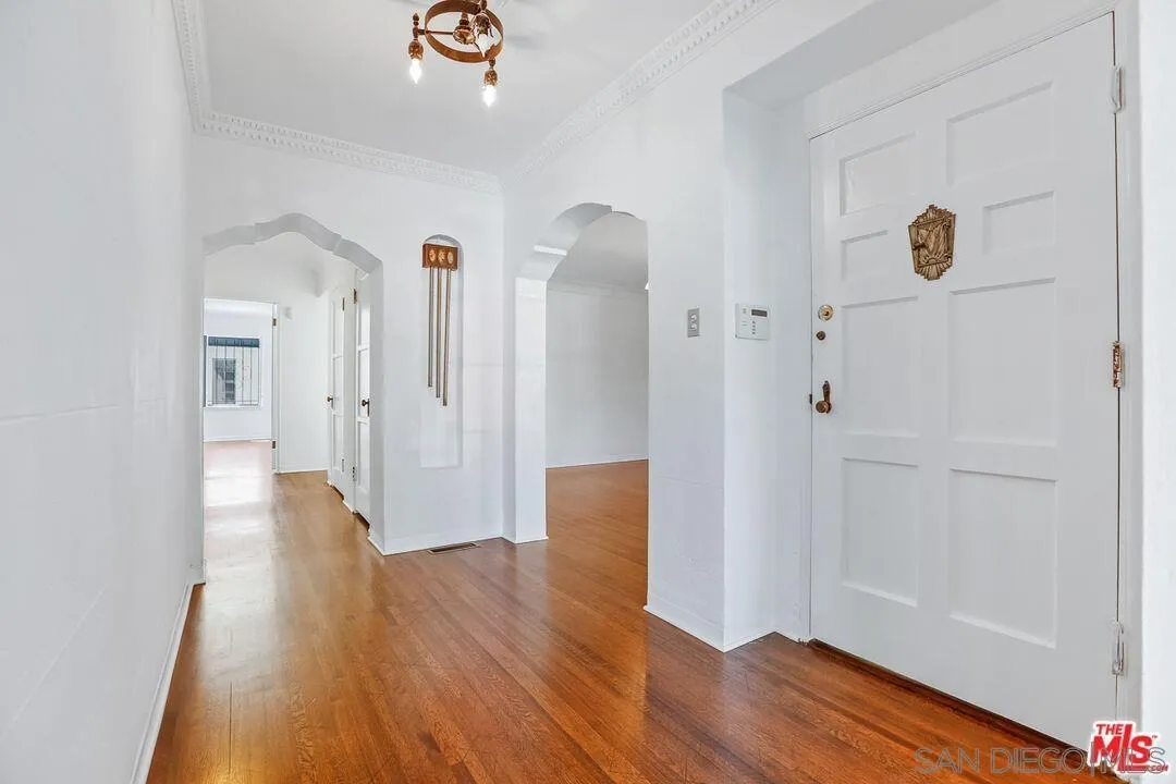 471-473 S S Bedford Dr