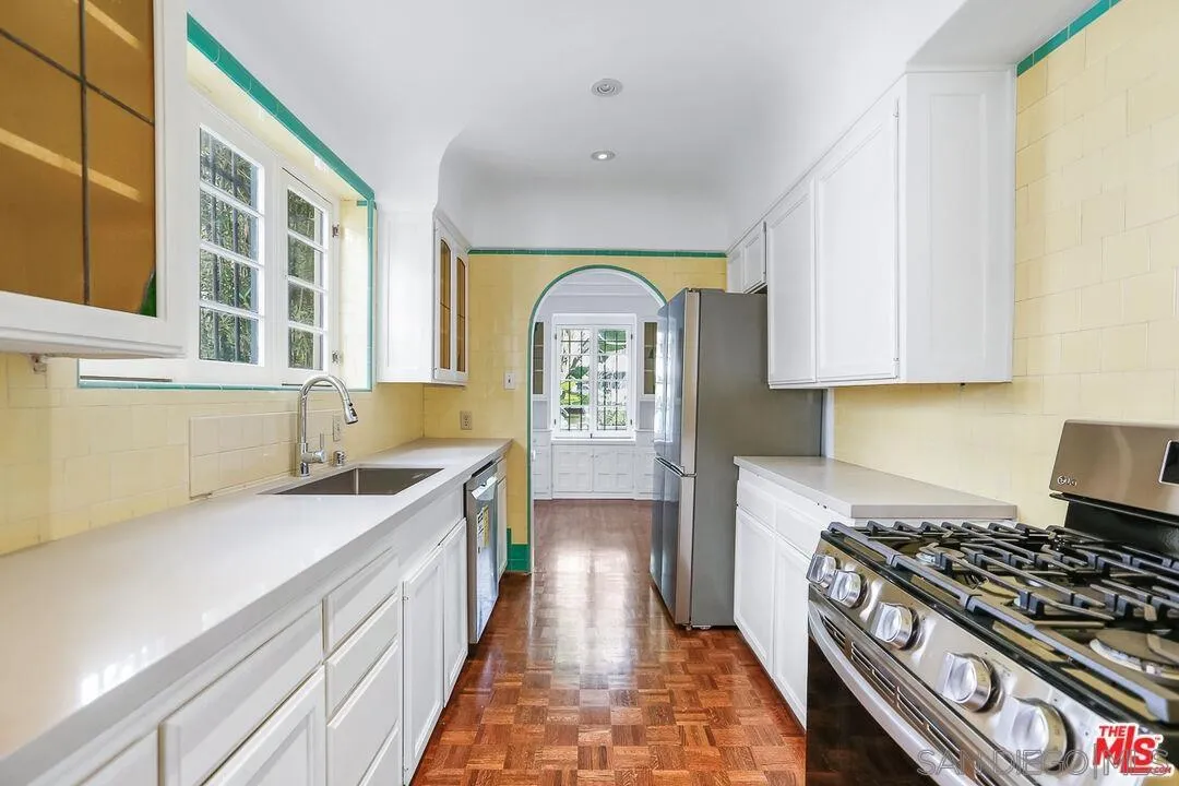 471-473 S S Bedford Dr