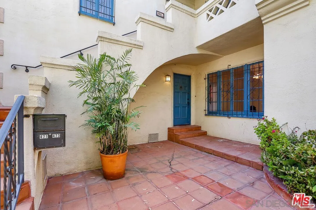 471-473 S S Bedford Dr