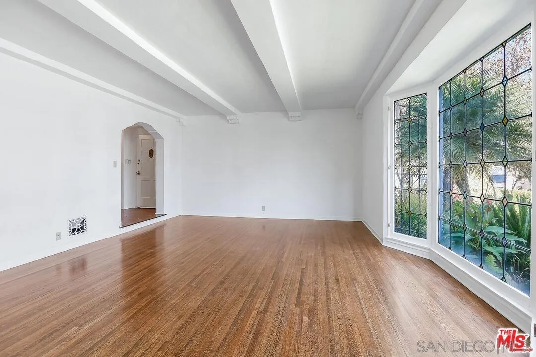 471-473 S S Bedford Dr