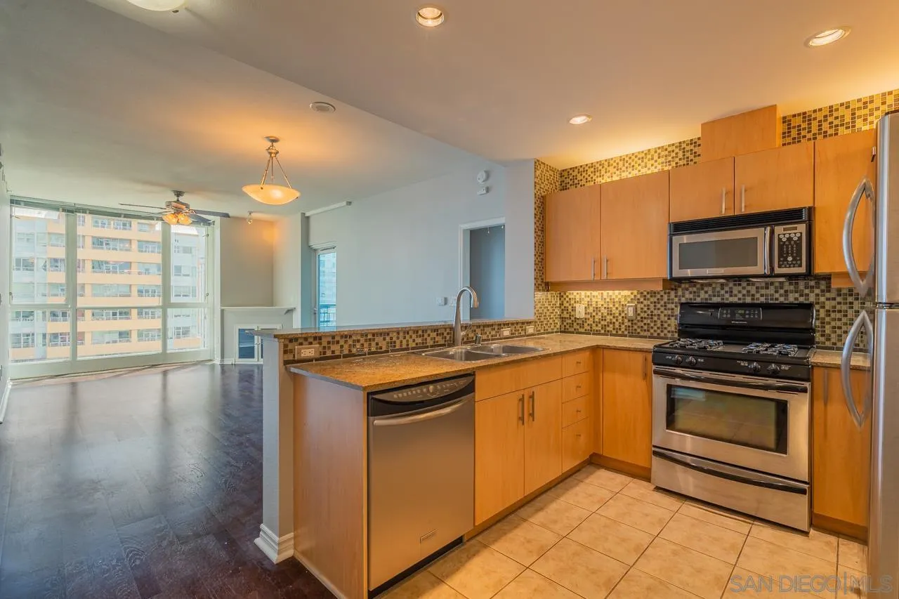 300 W Beech St Unit 901