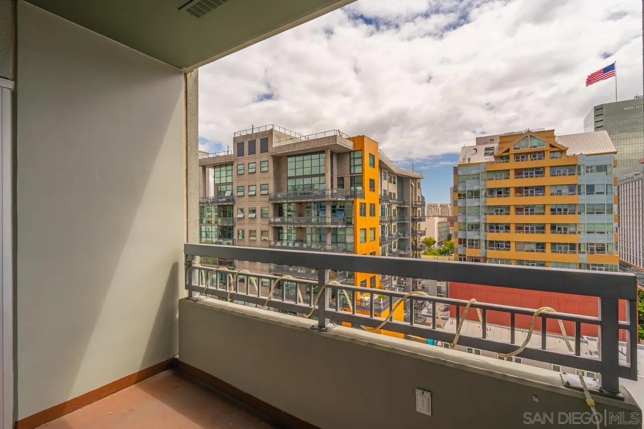 300 W Beech St Unit 901