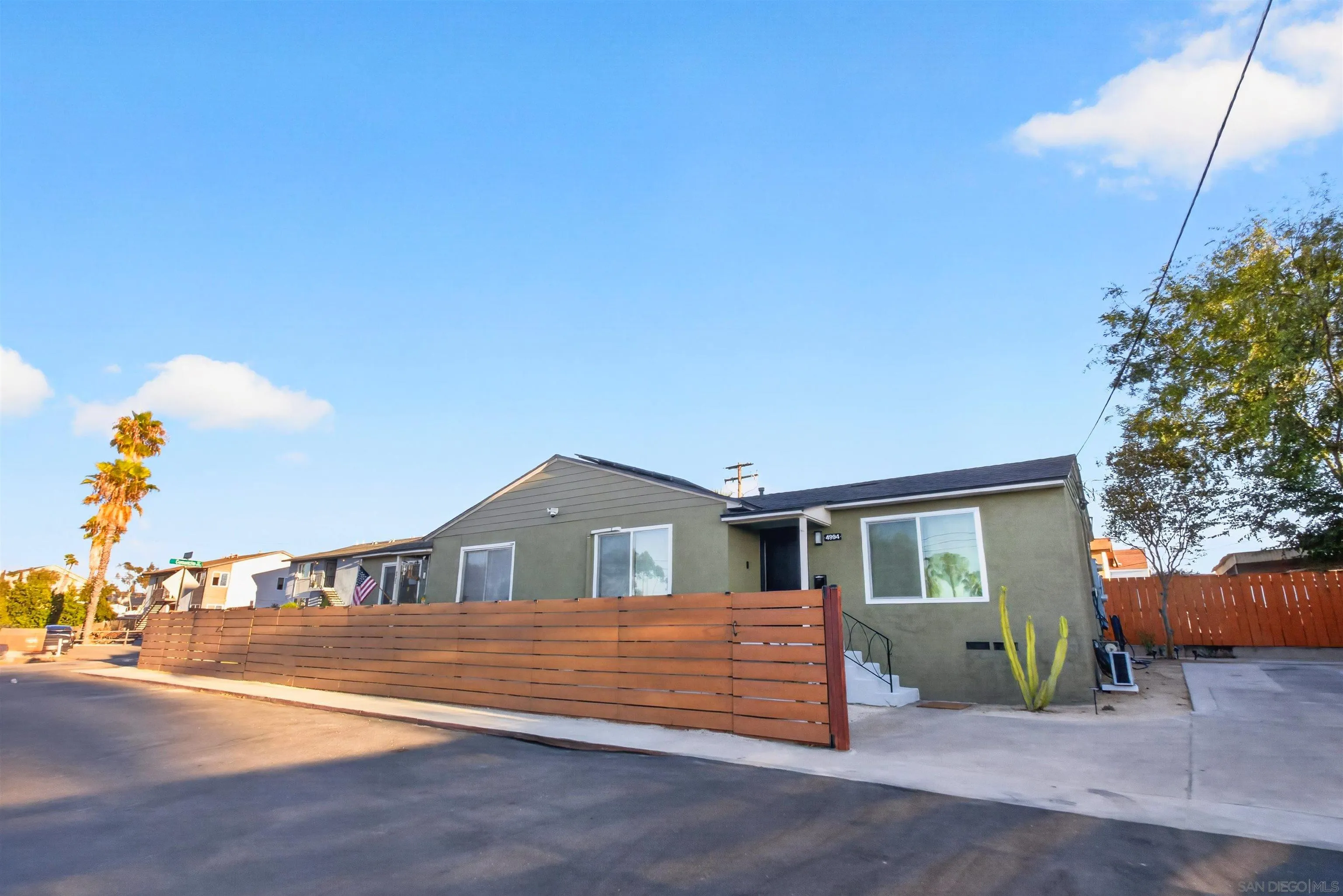 4992-4994 Comanche Drive
