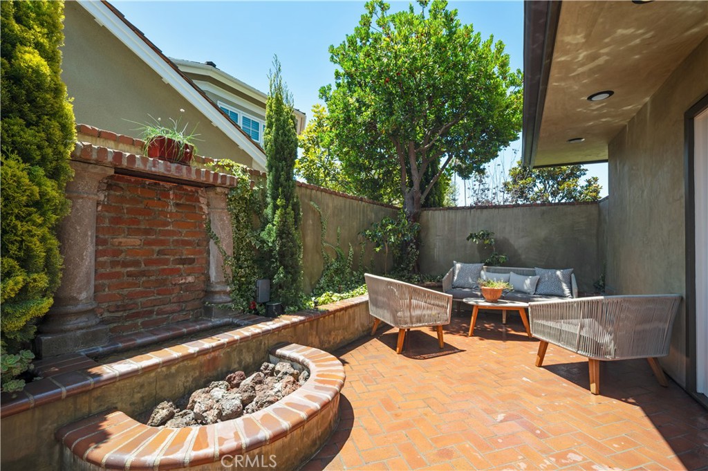5273 E Appian