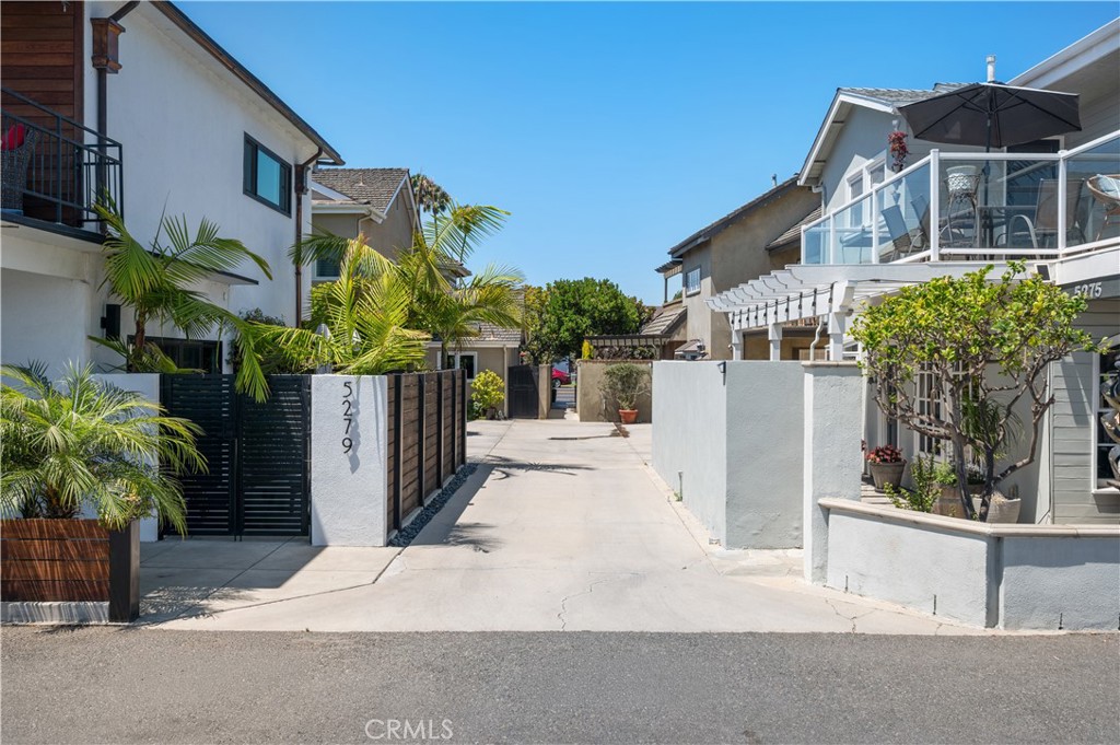 5273 E Appian