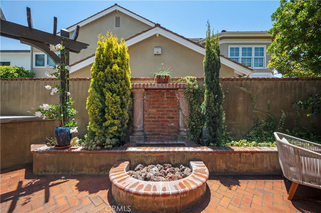 5273 E Appian