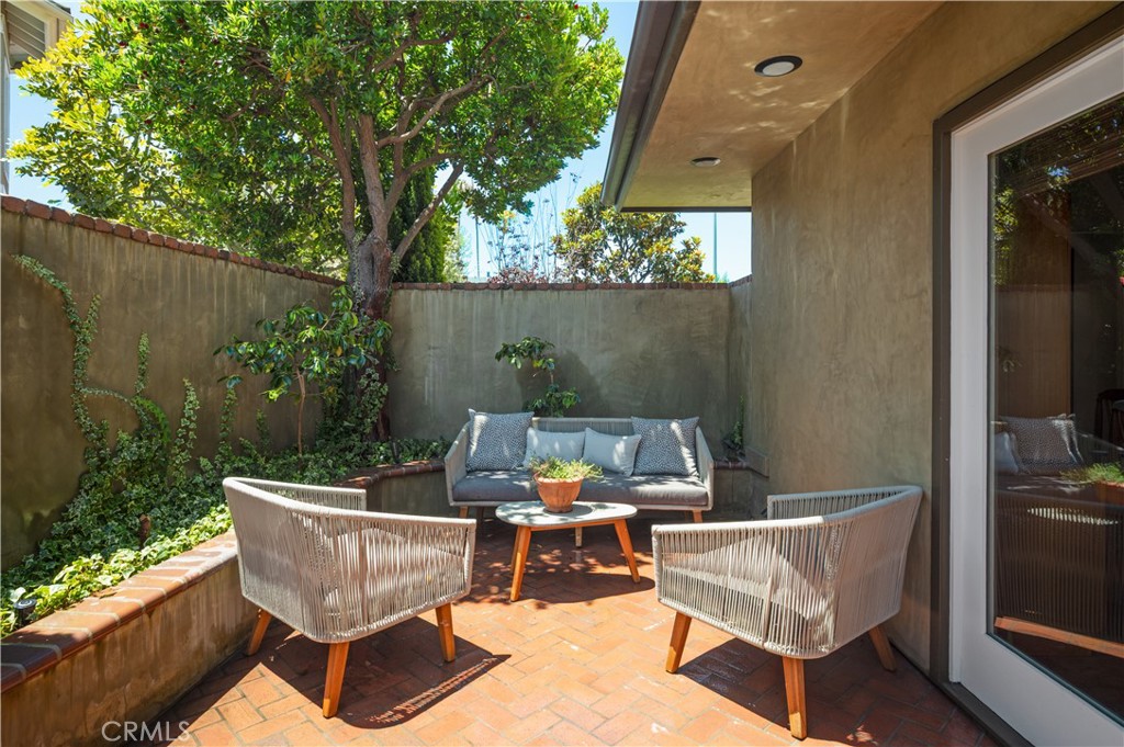 5273 E Appian