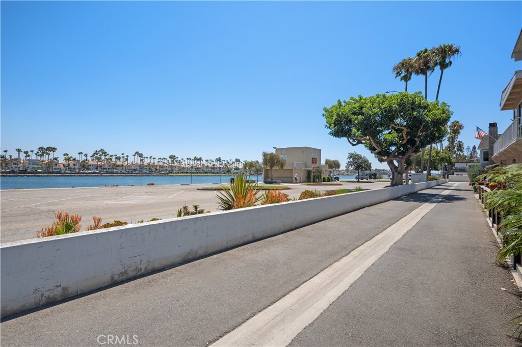 5273 E Appian
