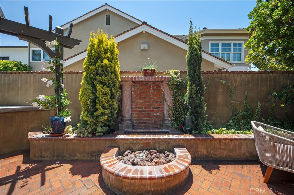 5273 E Appian