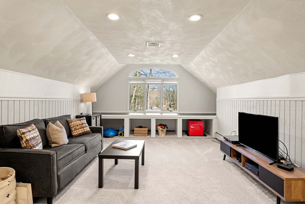 31 Upton Hills Ln