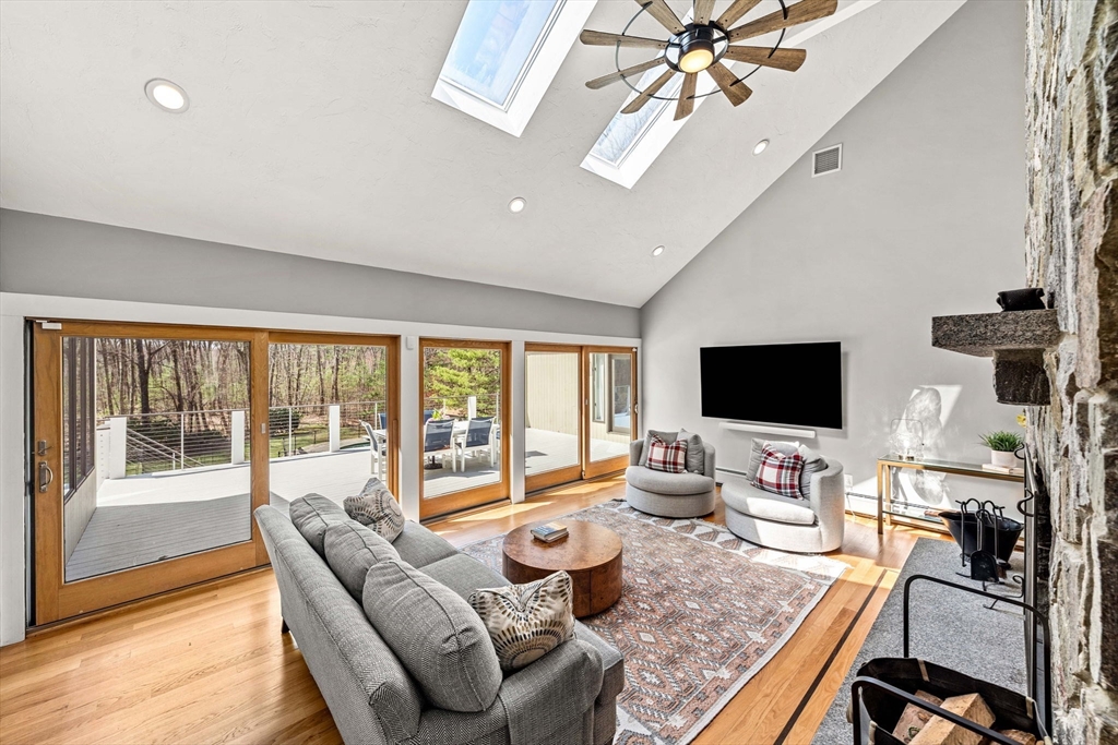 31 Upton Hills Ln