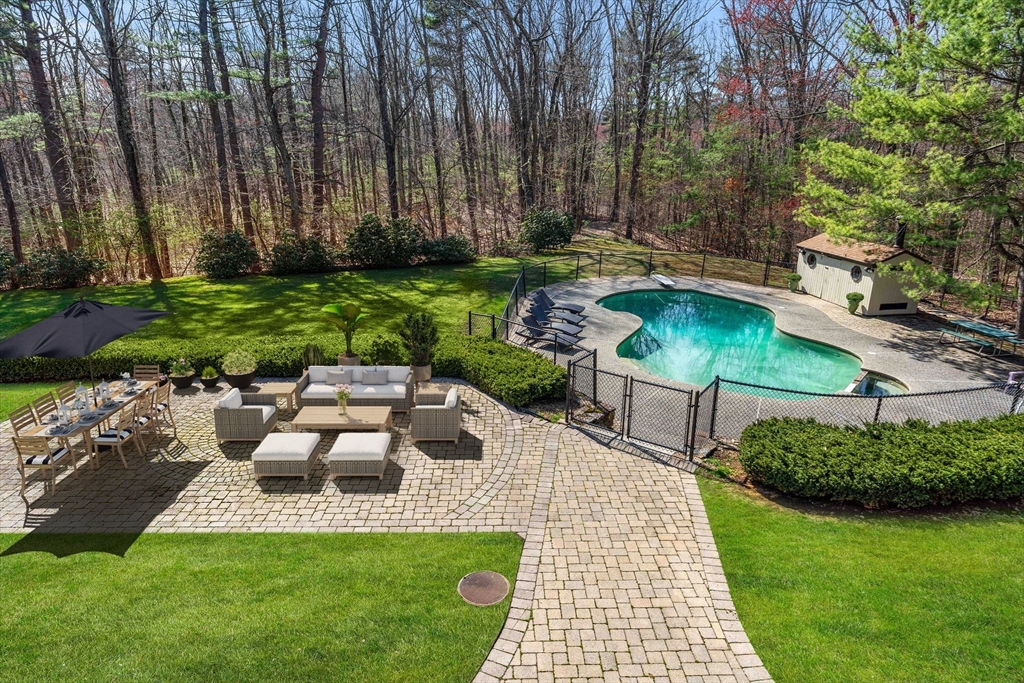 31 Upton Hills Ln