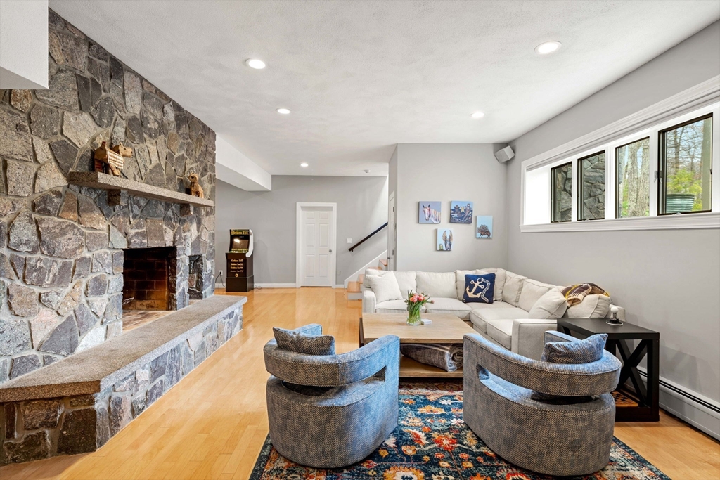 31 Upton Hills Ln