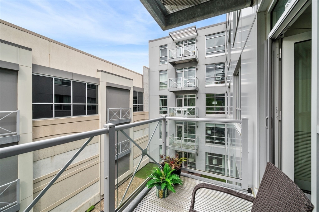 201 Elliott St # 409