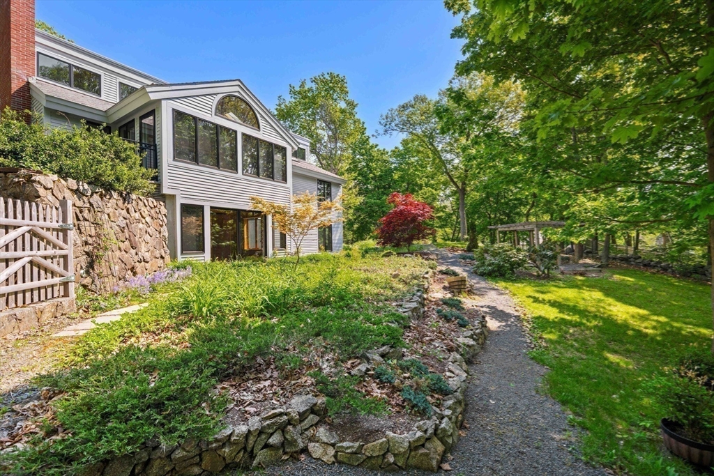 3 Whitman Pl