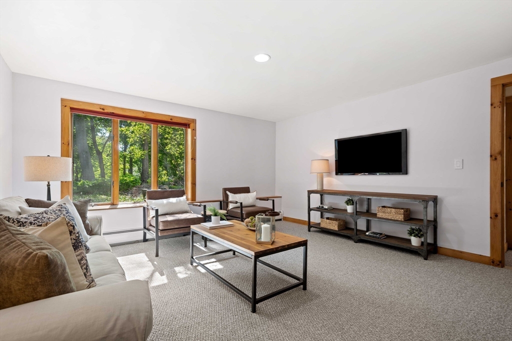 3 Whitman Pl