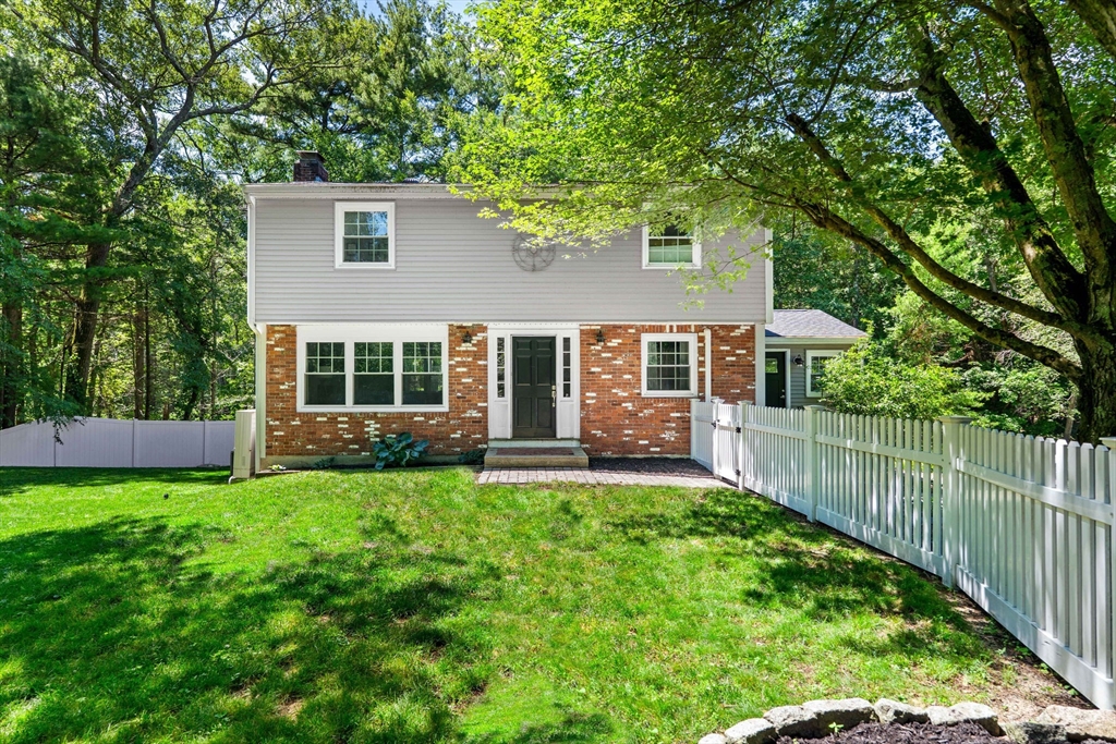 212 Common Ln