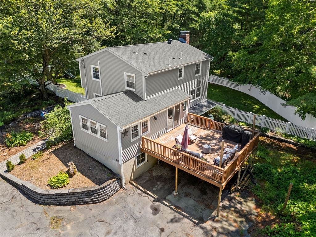 212 Common Ln